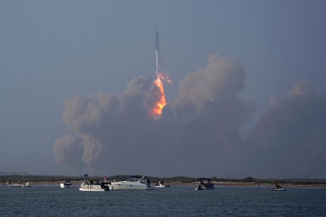 SpaceX raketa Ilona Maska