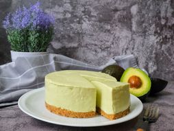 avokado torta