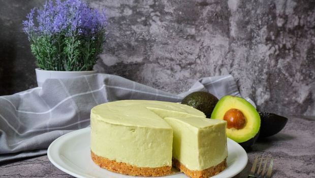 avokado torta