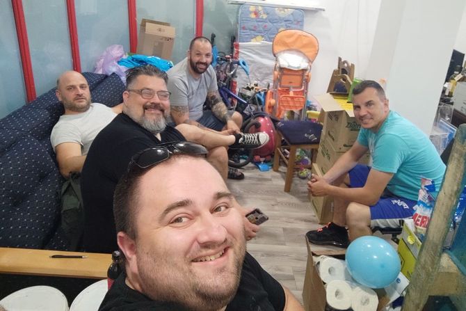 Tate humanitarci Tate humanitarci