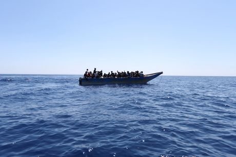 Brod migranti Libija