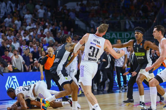 Tuča Košarka Real Madrid Partizan