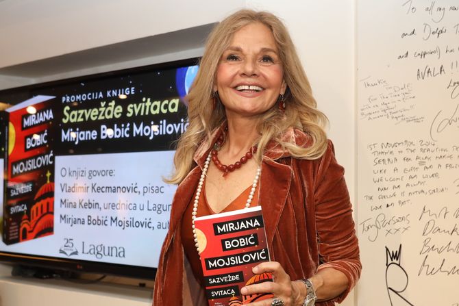 Mirjana Bobić Mojsilović promovisala novi roman Mirjana Bobić Mojsilović promovisala novi roman
