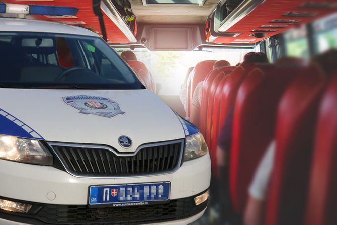 Autobus ljudi ekskurzija i policija Autobus ljudi ekskurzija i policija