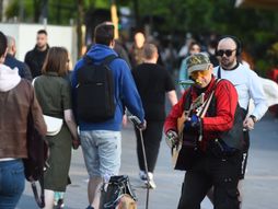 Sunčan dan, lepo sunčano vremenska prognoza, šetači