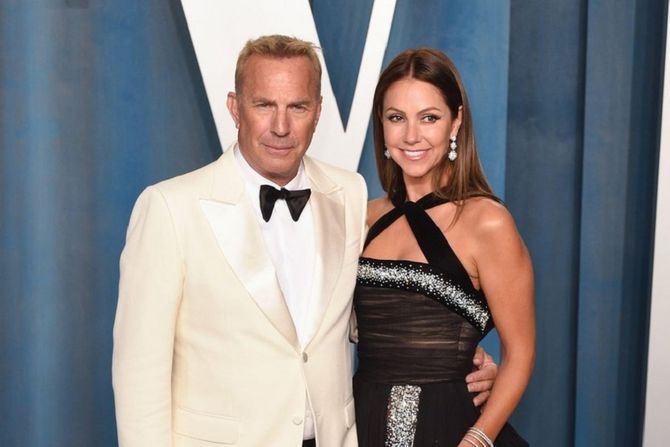 Kevin Kostner sa suprugom Kristin Baumgartner Kevin Kostner sa suprugom Kristin Baumgartner