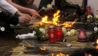 Tuga obavila i Novi Sad: Građani pale sveće i donose igračke za žrtve masakra na Vračaru