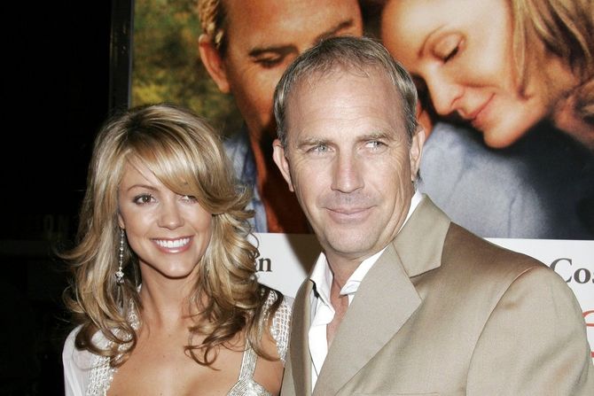 Kevin Kostner sa suprugom Kristin 2005. godine Kevin Kostner sa suprugom Kristin 2005. godine