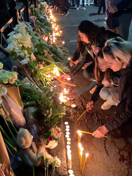 Paljenje sveća cveće pucnjava u školi OŠ Vladislav Ribnikar