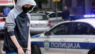 Muškarac sa plastičnim pištoljem upao u kafić na Čukaričkoj Padini: Hteo da ga opljačka