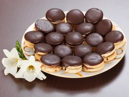 išleri sa čokoladom i lešnicima