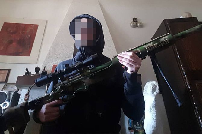 AIRSOFT -u kao sportu , snajper, replika, pravo oružje