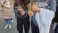 Banjalučani pale sveće i odaju počast ubijenima u školi na Vračaru
