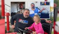 Uzgaja stoku i uči ćerku da vozi traktor: Pogledajte dom Mikija Đuričića u Kupinovu, gde živi sa porodicom