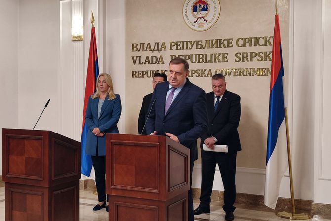 Milorad Dodik vanredna sednica vlada Republika Srpska