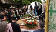 Na sahrani ubijene dece bila i Anabela Atijas sa ćerkama: Pevačica tugu krila iza tamnih naočara