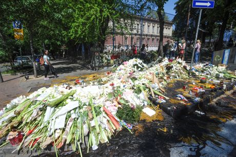 Paljenje sveća cveće pucnjava u školi OŠ Vladislav Ribnikar