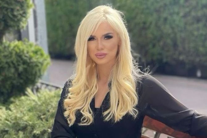 Ana Grozdanović Ana Grozdanović