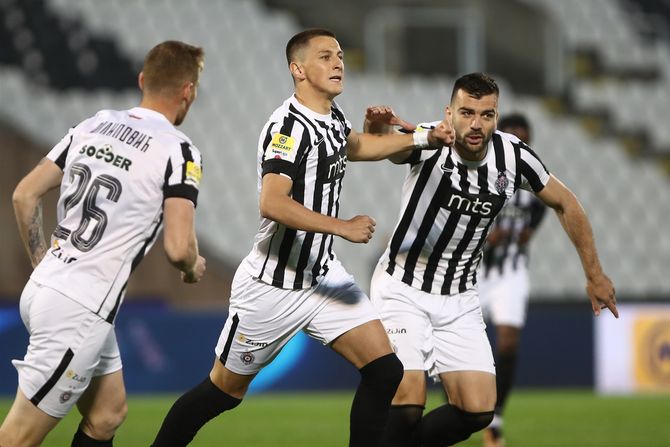 Zlatan Šehović proslavlja gol sa Vujačićem i Filipovićem, Partizan - Novi Pazar 8.5.2023.