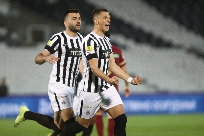 Zlatan Šehović proslavlja gol sa Igorom Vujačićem, Partizan - Novi Pazar, 8.5.2023. Zlatan Šehović proslavlja gol sa Igorom Vujačićem, Partizan - Novi Pazar, 8.5.2023.