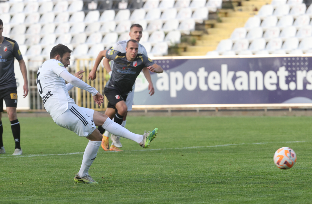 FK Cukaricki Stankom Cukarica 2-2 FK Vojvodina Novi Sad :: Resumos ::  Videos 