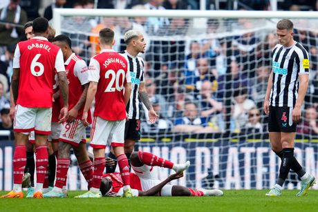 FK Njukasl, FK Arsenal FK Njukasl, FK Arsenal
