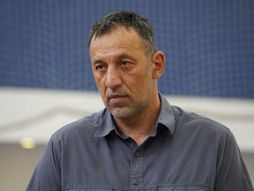 Kosarka u kolicima, Vlade Divac, Kristofer Hill