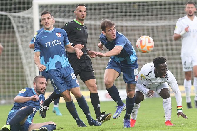 Južne vesti - Igrači i navijači FK Radnički Niš posle pobede u prvom meču  prvog kola kvalifikacija za Ligu Evrope protiv Gzira United F.C. (4:0) na  stadionu Čair.