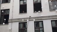 Potresan prizor u beogradskoj školi: Beli baloni pušteni s prozora u nebo, u znak sećanja na žrtve masakra