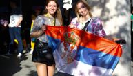 Telegraf u Liverpulu: Stranci ogrnuti srpskim zastavama poludeli za Luk Blekom