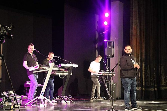 Muzičari napravili koncert za malog Vasilija