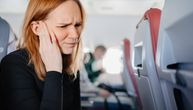 Trik koji vas oslobađa bola u ušima tokom letenja avionom: Evo kako deluje