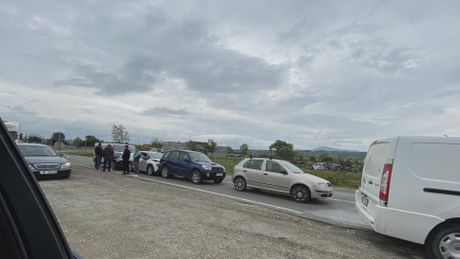 Ibarska magistralia, Lančani sudar četiri automobila u blizini Preljine, svi se zakucali jedan u drugi
