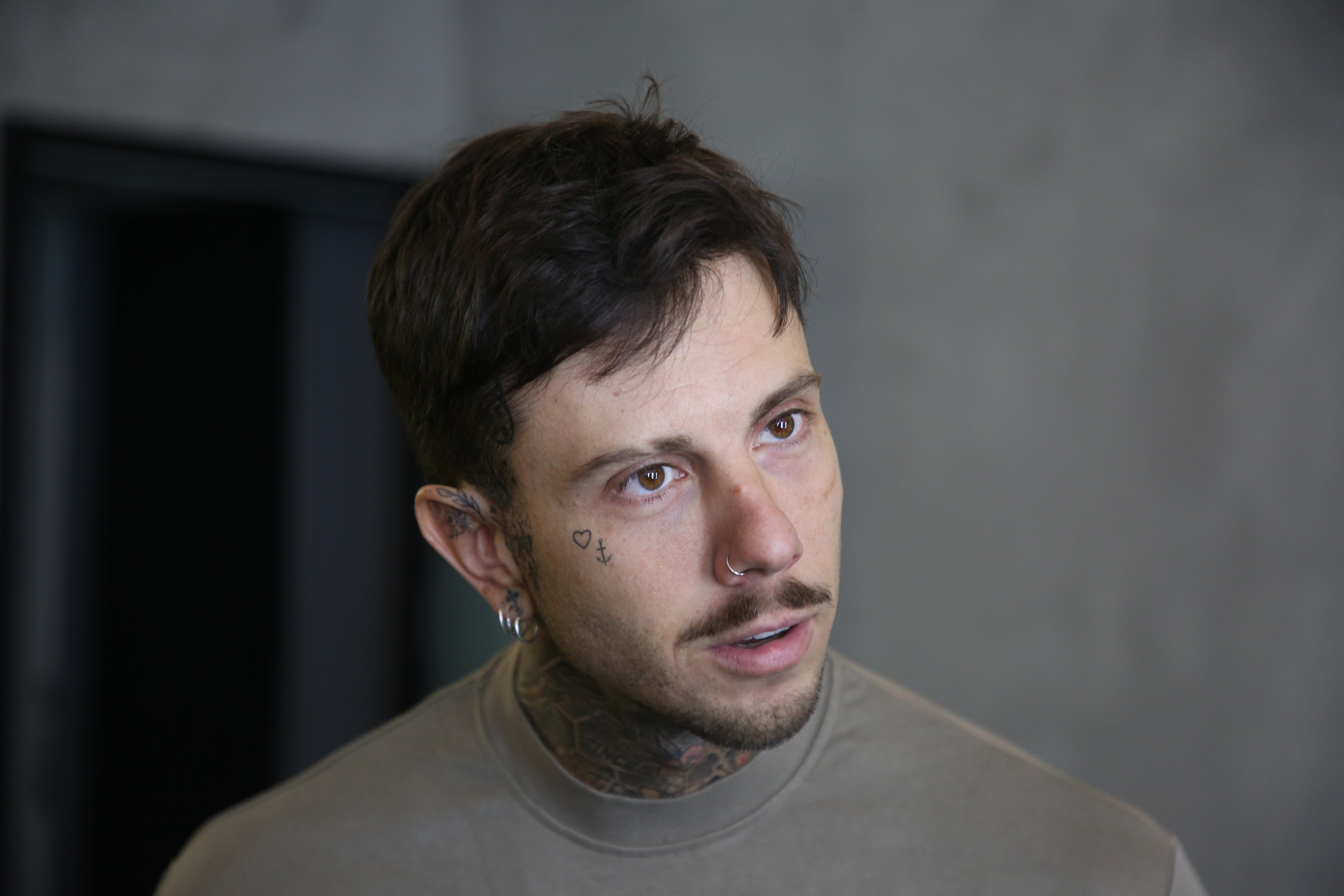 Obara rekorde, spavao sa njih 13: Na šarm ovog rijaliti učesnika žene nisu imune, a on ne želi ozbiljnu vezu