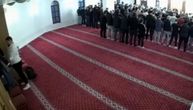 Mladić krao dok su se vernici klanjali, pa im se pridružio: Sramota u džamiji u Novom Pazaru