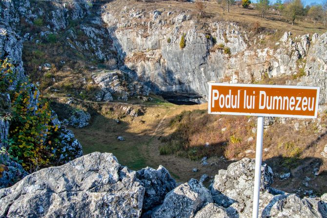 Božji most, Prirodni most u Ponoarelu, Rumunija Božji most, Prirodni most u Ponoarelu, Rumunija