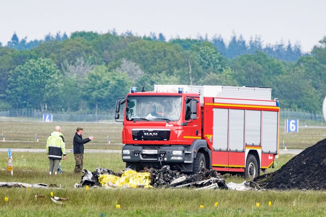 Civilni avion nesreća, Nemačka, Hohn, Vazdušna baza Nato