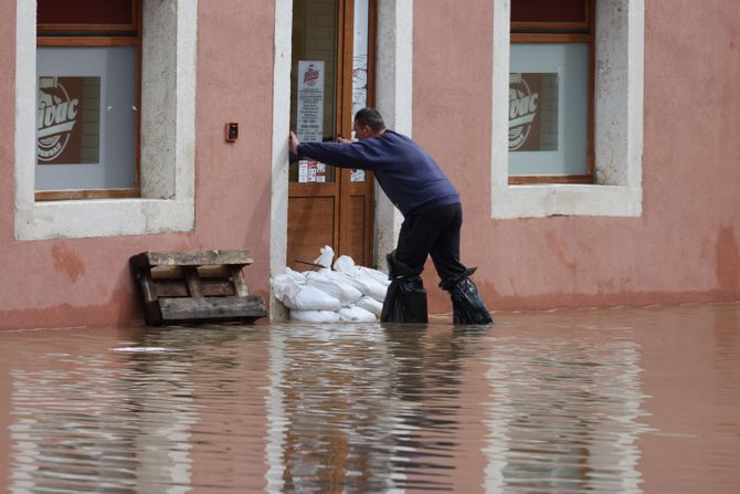 Hrvatska poplave Zrmanja Obrovac