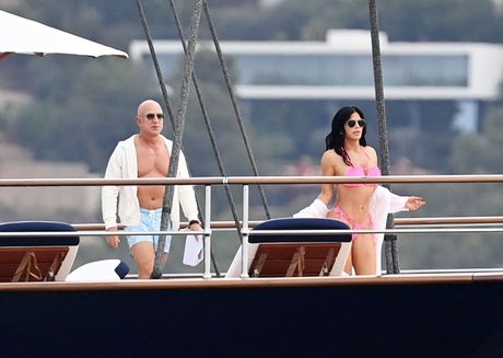 Jeff Bezos, Lauren Sanchez Jeff Bezos, Lauren Sanchez