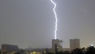 What a "catch" of a lightning over Belgrade: While we were sleeping, this man took pictures of storm's center