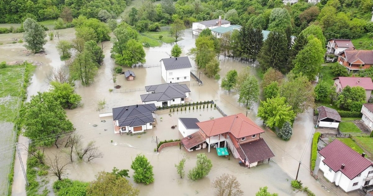 Slike Iz Vazduha Pokazuju Katastrofalne Posledice Poplava U Bosanskoj Krupi Stanje Je Nikad