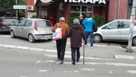 Najlepša slika dana i scena koja vraća veru u ljubav: Baka i deka se uhvatili pod ruku, pa šetaju Beogradom
