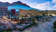 Zavirite u "nevidljivu kuću": Nalazi se usred pustinje, sva je u ogledalima i košta 18 miliona dolara