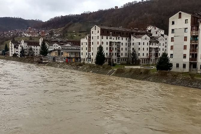 Nabujali Lim, vodostaj reke,, Priboj i Prijepolje, poplave