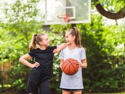 Deca devojčice sport košarka priroda