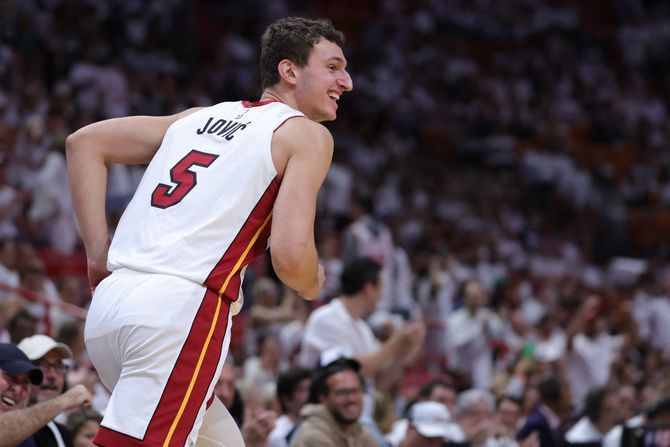 Nikola Jović Nikola Jović