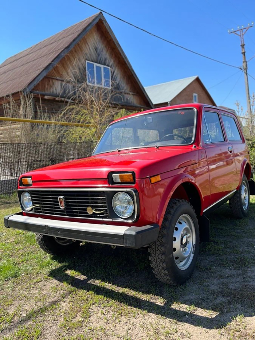 Prodaju Porsche, Ferrari i ruskog "uljeza": Ova Lada vredi 26.000€, jedna od 36 koje su ostale na putevima