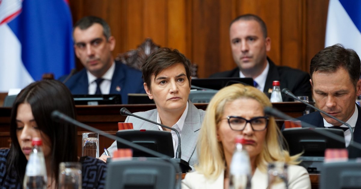 Brnabić opoziciji: Ne smete ni reč da kažete o pogromu, da ne zameri fon Kramon