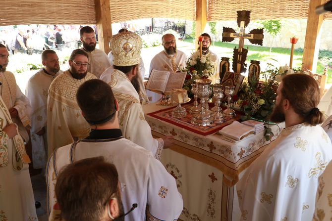 Presvlačenje moštiju Sv. Zosima Tumanskog