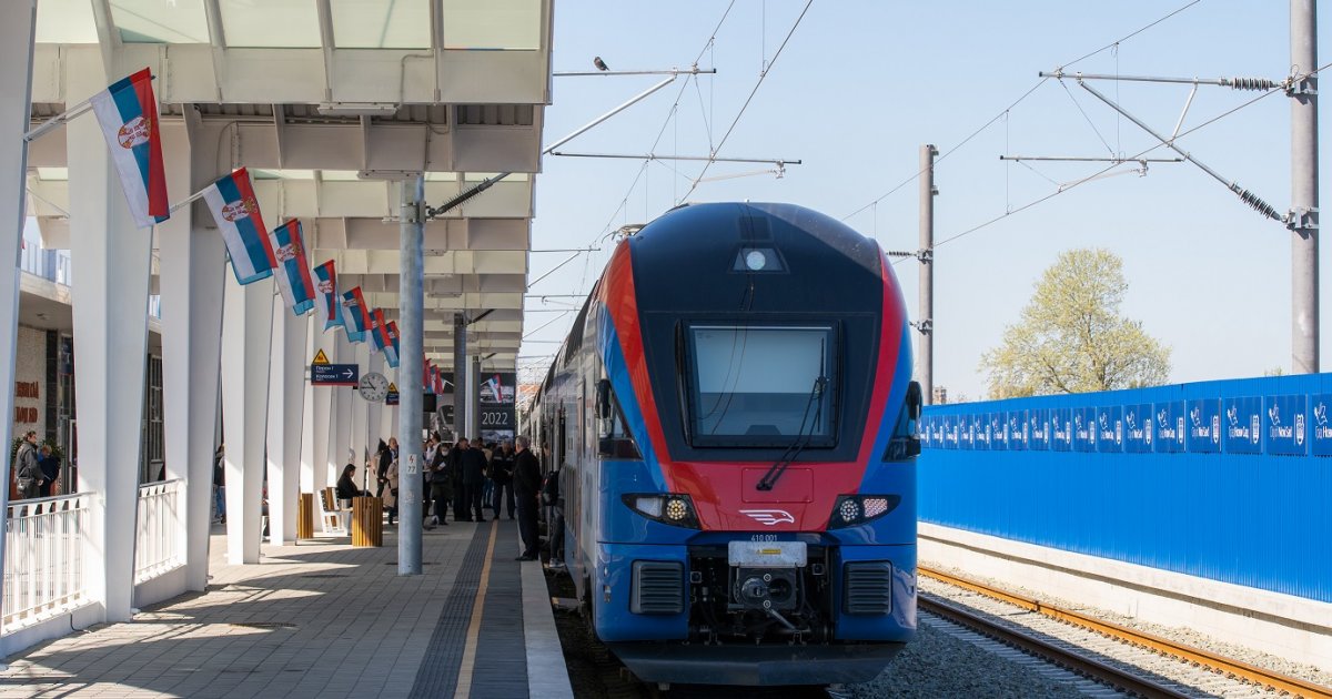 Oglasili se Srbijavoz-a: Evo šta je dovelo do iskakanja voza iz šina na relaciji Lovćenac - Mali Iđoš!
